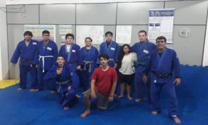 Alunos da UENF recebem a visita do sensei Alexandre Viana